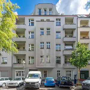 holiday-33-apartment-i-mitte.find-berlin-hotels.com/