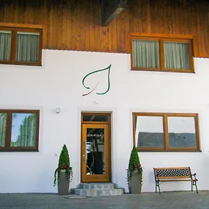 Gaestehaus Am Lindenhain Apartment